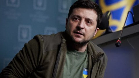 Zelenski 23 manatlıq köynək geyinir - FOTOLAR