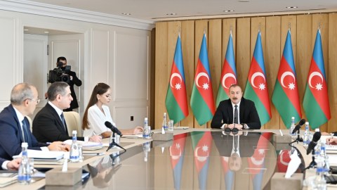 İlham Əliyev: “Biz bilirik nə istəyirik”
