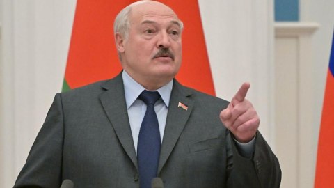 "Putin və mən o qədər də axmaq deyilik" - Lukaşenko