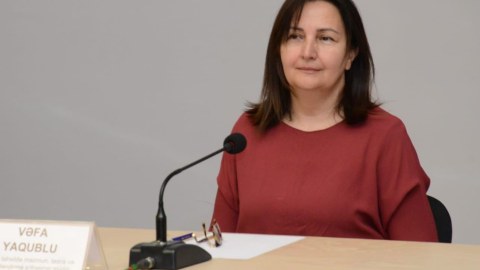 Nazirlik rəsmisindən uşağını rus bölməsinə qoymaq istəyənlərə ETİRAZ