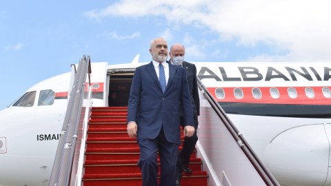 Albaniyanın Baş naziri Azərbaycana gəldi - FOTO