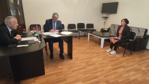 Deputat seçicilərlə təkbətək görüşdü