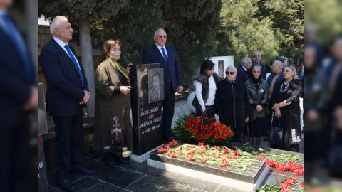 Alı Mustafayevin məzarı ziyarət olunub - FOTO