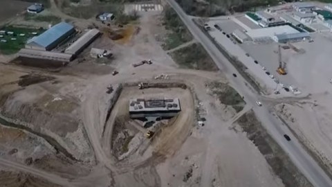 Azərbaycanda ilk dəfə avtomobil yolunda asma körpü tikilir - VİDEO