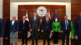 Azərbaycan səfiri gürcü nazirlə görüşdü