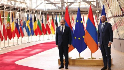 Paşinyan Şarl Mişellə danışıqlar APARDI