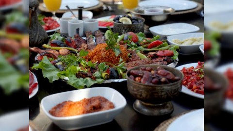 Göyçayda iftar süfrəsində kütləvi zəhərlənmə