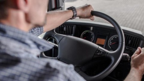 Yolu əksinə gedən sürücü HƏBS OLUNDU