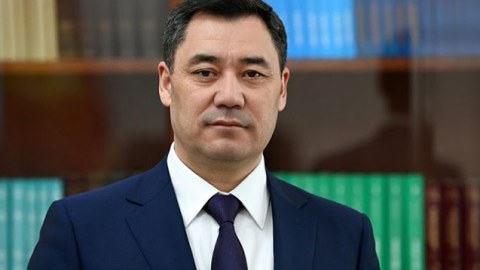 Qırğızıstan prezidenti Azərbaycana səfərə yola düşdü