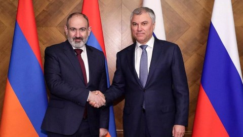 Paşinyan Rusiya Dövlət Dumasının sədrinə vəd verdi
