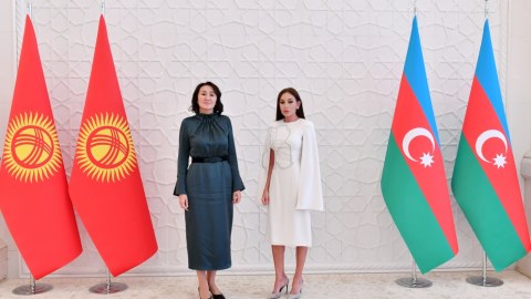 Azərbaycan və Qırğızıstanın birinci xanımları GÖRÜŞDÜ