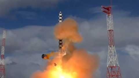 Rusiyanın “analoqu olmayan” raketi sınaqdan KEÇİRİLDİ