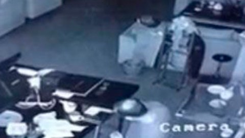 Bakıda imsak vaxtı oteldə oğurluq - VİDEO