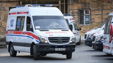 Bakıda külək 2 kişini xəstəxanalıq etdi