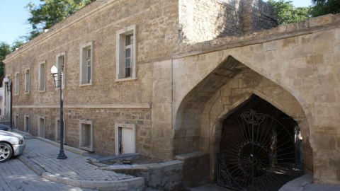 Bakı xanlarının sarayı bərpa olundu