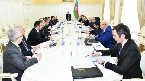Operativ Qərargah məhdudiyyətlərin ləğvini MÜZAKİRƏ EDİR