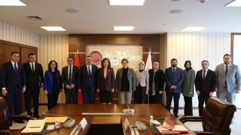 Bahar Muradova türkiyəli nazirlə görüşüb