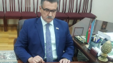 Novruz Aslanov seçicilərini dinlədi - FOTOLAR