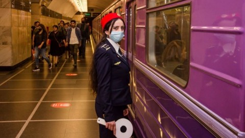Metroda “Sosial məsafə gözləyin” tələbi LƏĞV EDİLİR