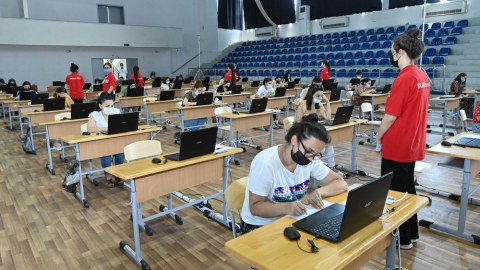 İş yerini dəyişdirmək istəyən müəllimlərin nəzərinə