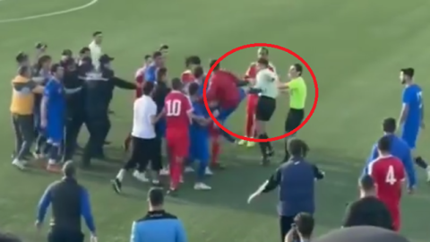 Azərbaycan çempionatında hakim döyüldü