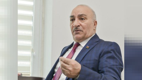 Deputat Mərkəzi Bankın sədrindən xahiş etdi