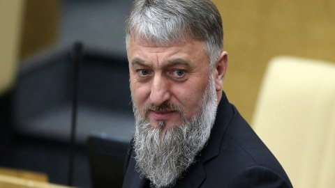 Putin Ukraynada döyüşən deputatı mükafatlandırdı