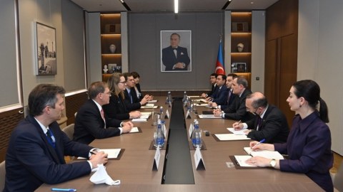 XİN-də ABŞ rəsmisilə sərhəd müzakirəsi