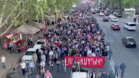 İrəvanda etiraz yürüşü - Paşinyanı istefaya çağırdılar