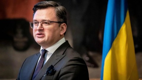 Ukrayna NATO silahlarına keçir