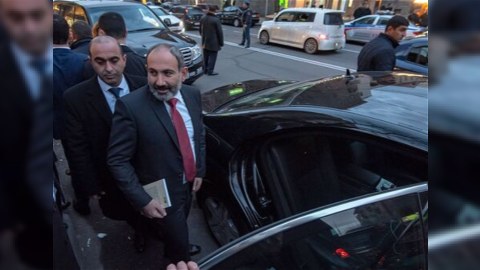 Paşinyanın korteji hamilə qadını vurub öldürdü
