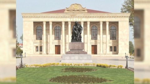 Naxçıvan Dövlət Musiqili Dram Teatrına yeni status verildi