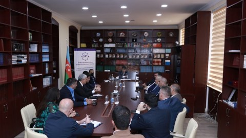Komitə sədri azərbaycanlı iş adamları ilə görüşdü 