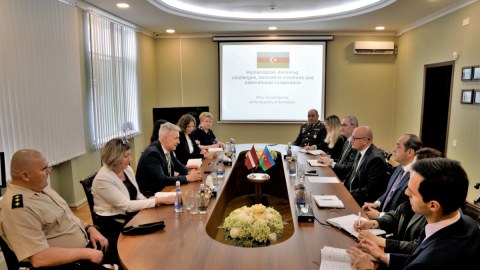 Latviya ilə minatəmizləmə üzrə əməkdaşlıq müzakirə edilib
