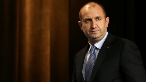 Bolqarıstan prezidenti Ukraynaya yardımın əleyhinə çıxdı