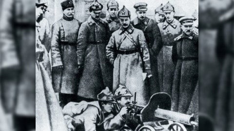 102 il əvvəlki APREL İŞĞALI...