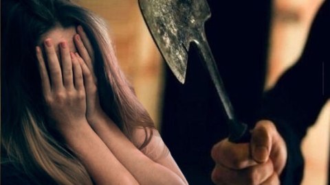 Keçmiş arvadını boğmaq istədi - Qızı imkan vermədi