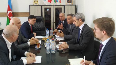 Fransa səfiri Bakıda partiya sədrləri ilə görüşdü