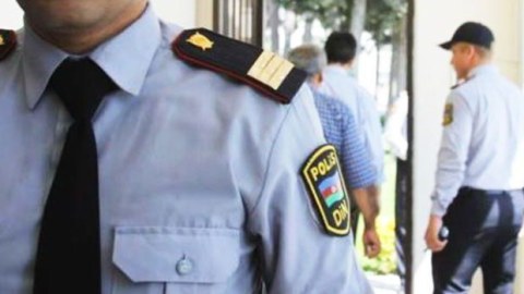 Göyçayda İNSİDENT - Polisin başına lövhə vurdular