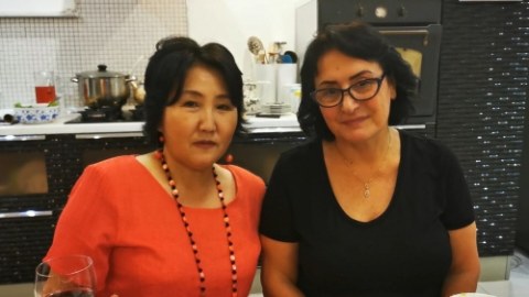 “Anladım ki, belə yaşamaq çətin olacaq” - Məşhur yakut yazarı ilə MÜSAHİBƏ