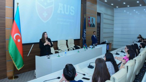 UNEC tələbələri üçün Unibroad təhsil portalının təqdimatı keçirilib