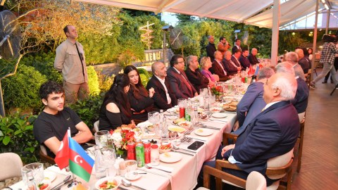 Mənsimov Türkiyədəki azərbaycanlılara iftar verdi - FOTOLAR