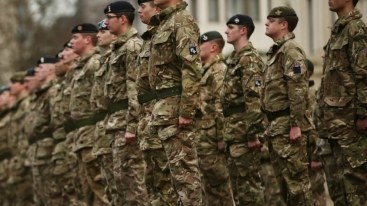 Britaniya 8 min hərbçi ilə təlimlərə başlayır