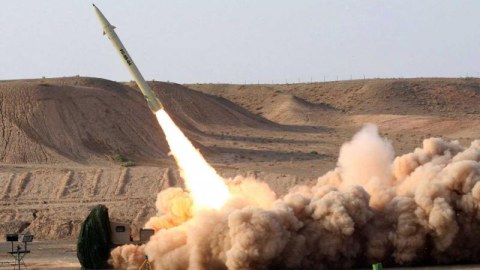 İraqda neft zavoduna 6 raket atıldı