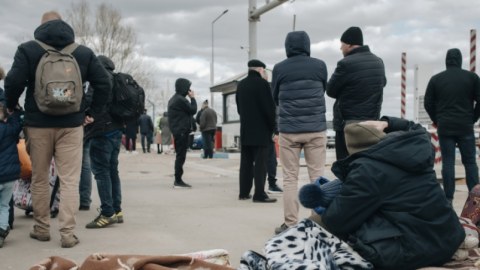 İtaliya ukraynalı qaçqınlara hər ay pul verəcək