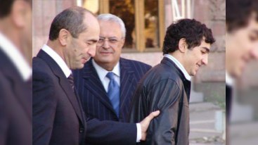 Köçəryanın oğlu da İrəvandakı aksiyalara qoşuldu
