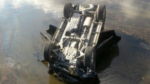 BMW körpüdən aşdı - Xəsarət alan var