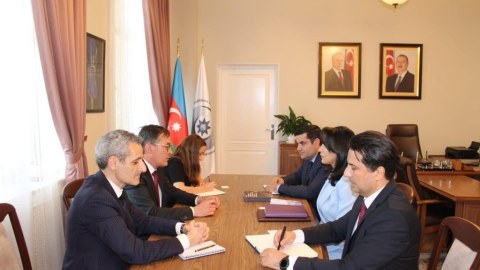 Ombudsman Fransa XİN rəsmisi ilə görüşüb