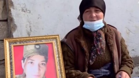 Oğlu şəhid Arəstənin məzar daşını qucaqlayıb AĞLADI… 