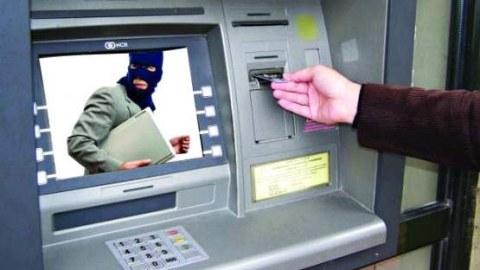 Bacı-qardaş bank kartından 3 min manat OĞURLADI